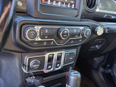 2020 Jeep Wrangler Black and Tan 4X4