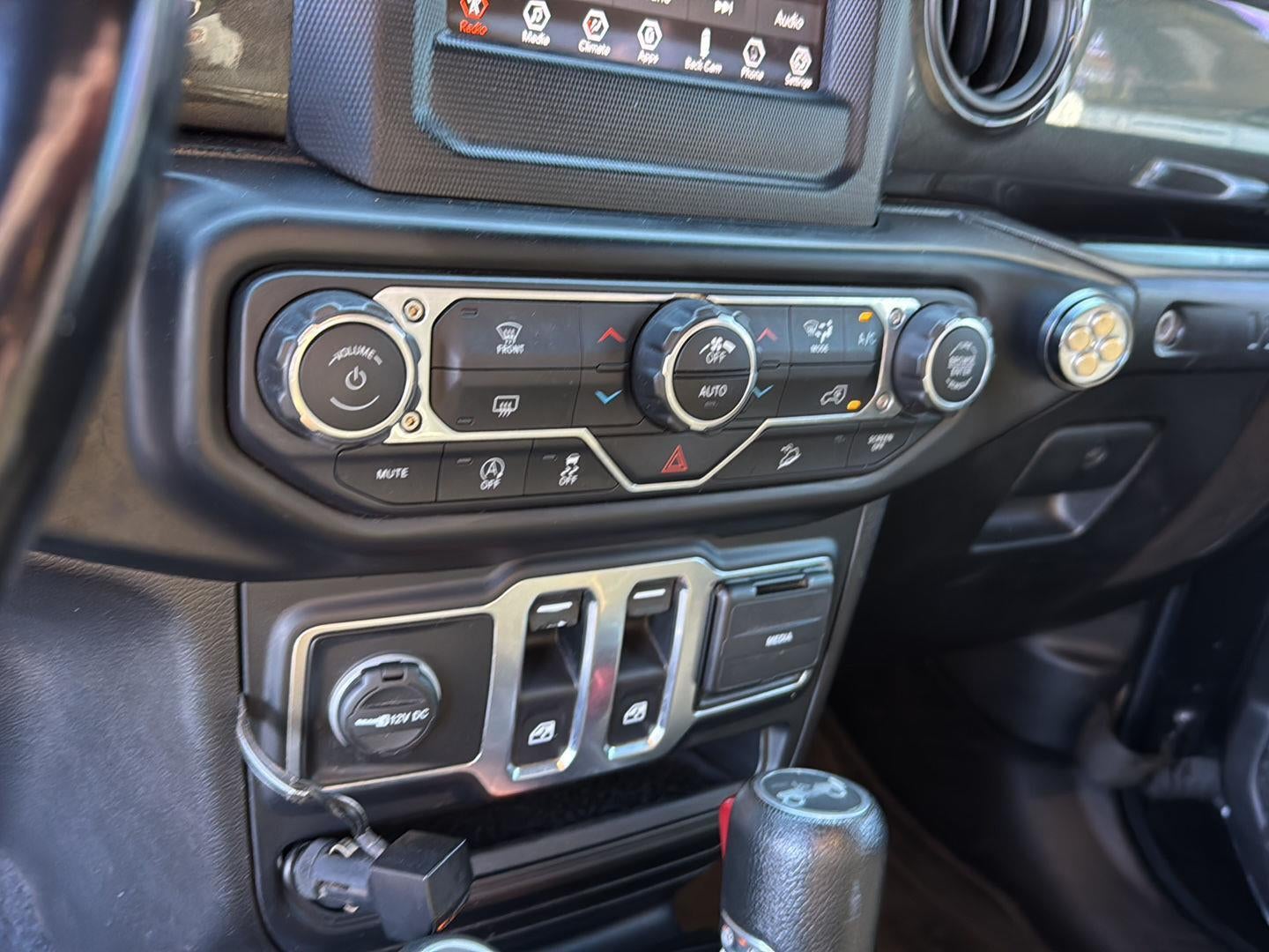 2020 Jeep Wrangler Black and Tan 4X4