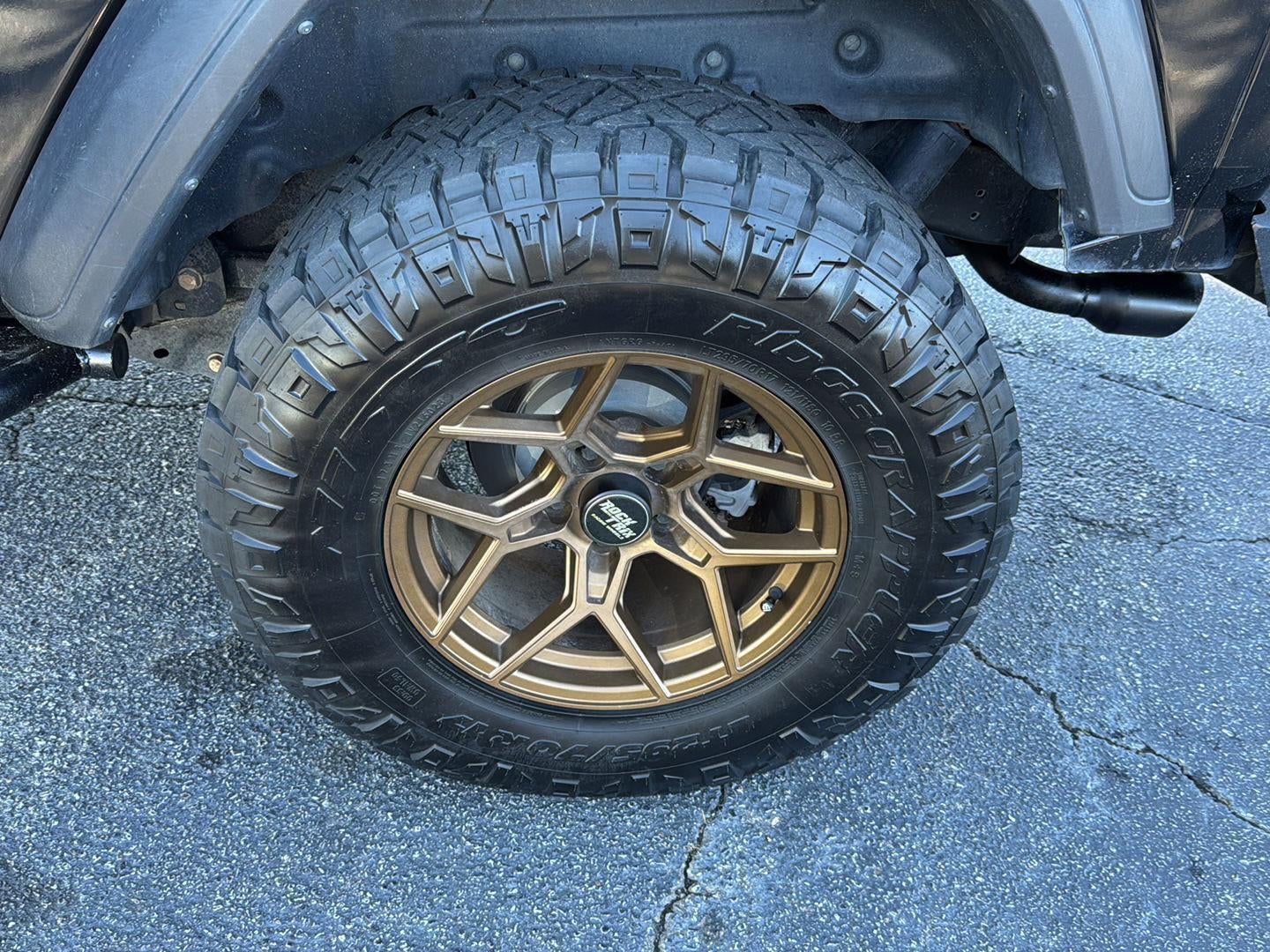 2020 Jeep Wrangler Black and Tan 4X4