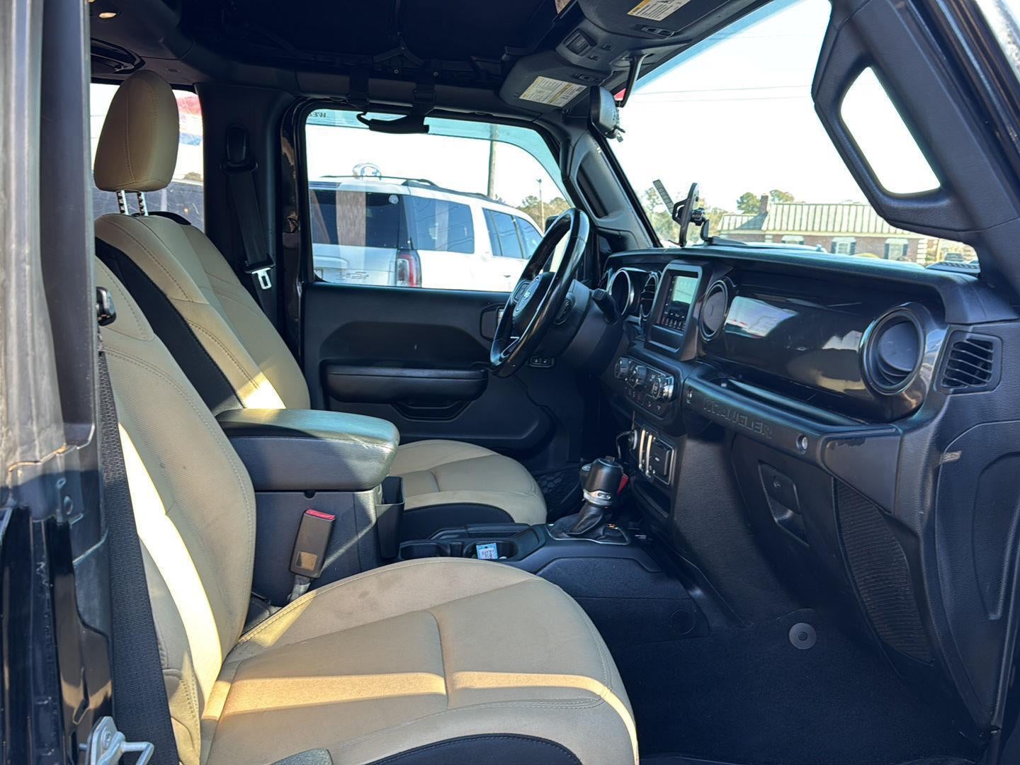 2020 Jeep Wrangler Black and Tan 4X4