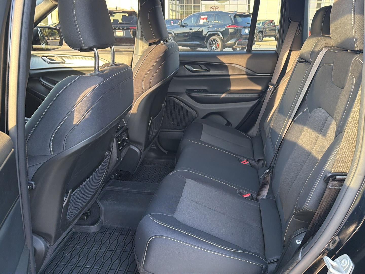 2024 Jeep Grand Cherokee Laredo 4x4