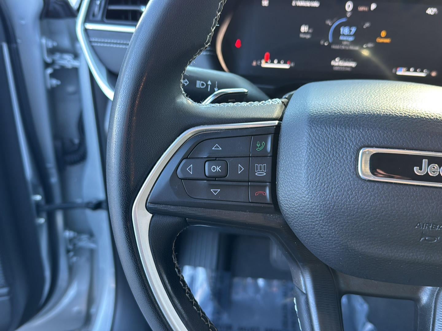 2023 Jeep Grand Cherokee L Laredo 4x2