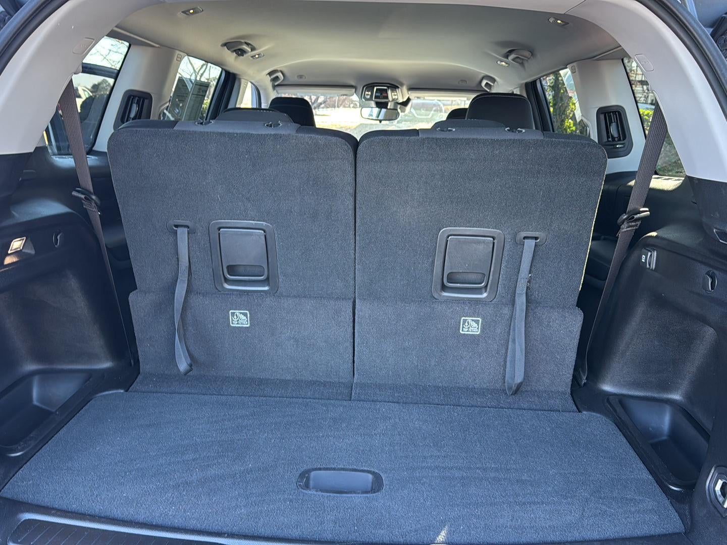 2023 Jeep Grand Cherokee L Laredo 4x2