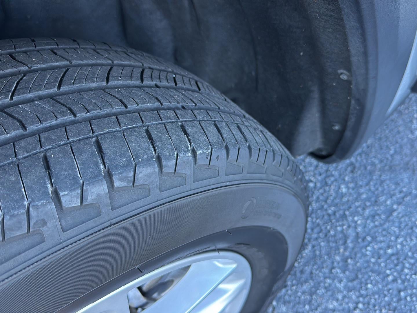 2023 Jeep Grand Cherokee L Laredo 4x2