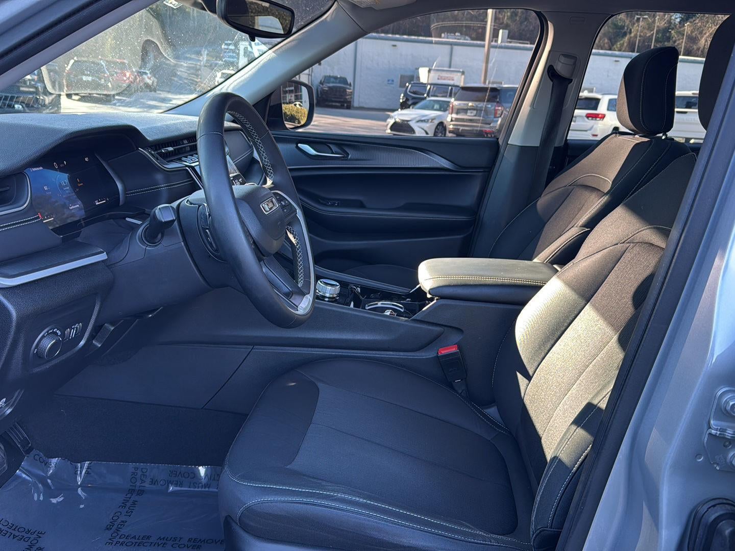 2023 Jeep Grand Cherokee L Laredo 4x2