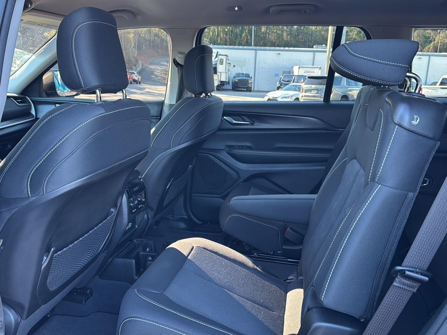 2023 Jeep Grand Cherokee L Laredo 4x2