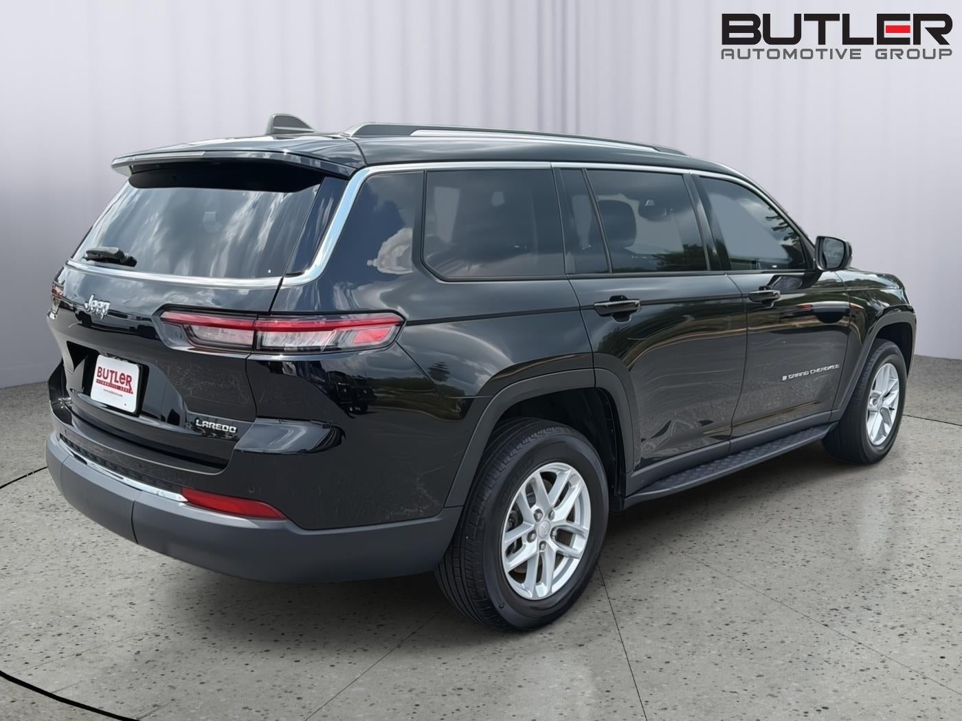2023 Jeep Grand Cherokee L Laredo 4x2