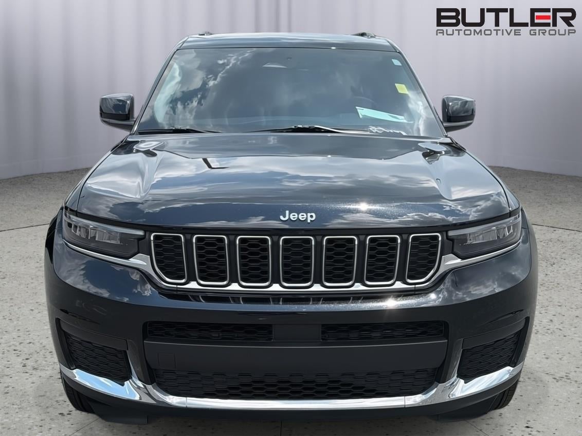 2023 Jeep Grand Cherokee L Laredo 4x2