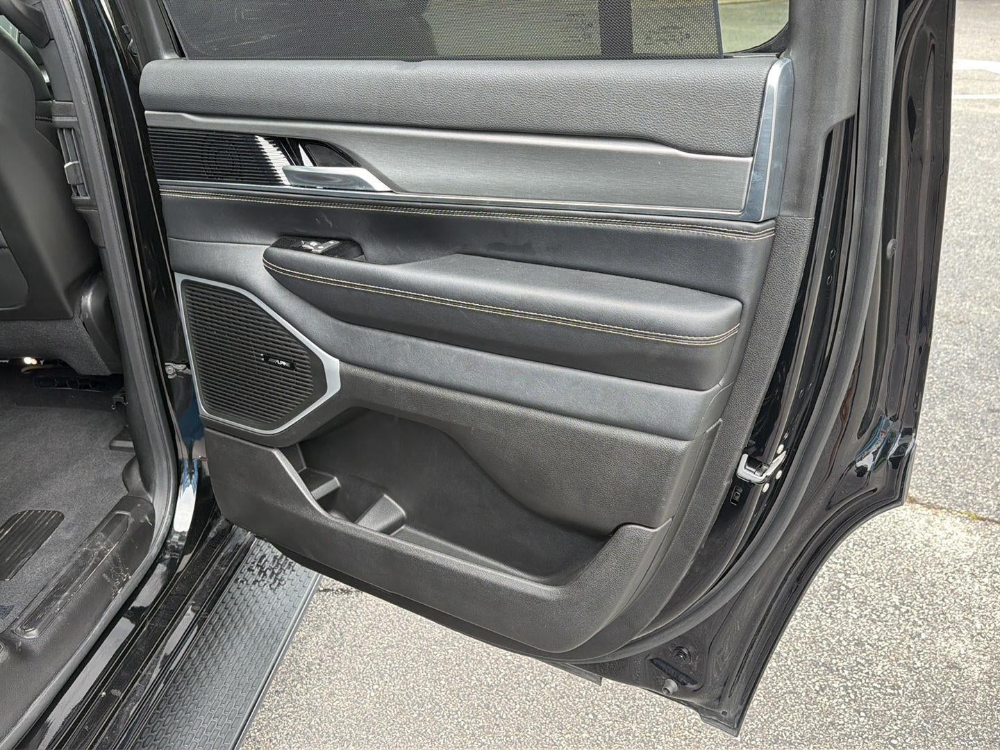 2024 Jeep Wagoneer Series II Carbide