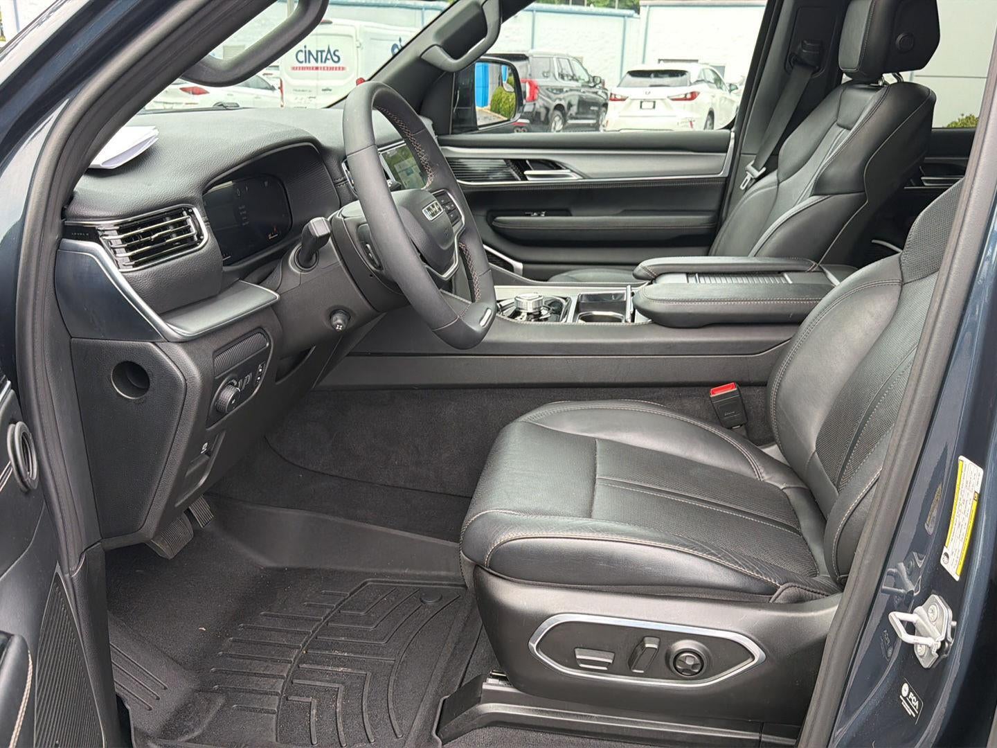 2023 Jeep Wagoneer Series II Carbide 4x4