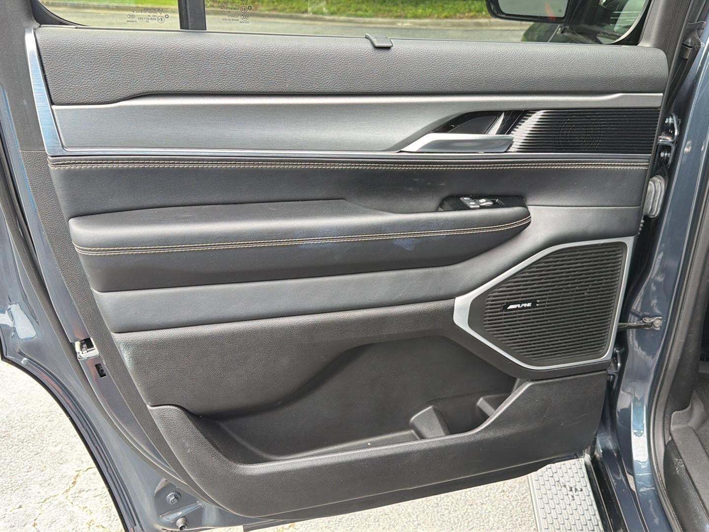 2023 Jeep Wagoneer Series II Carbide 4x4