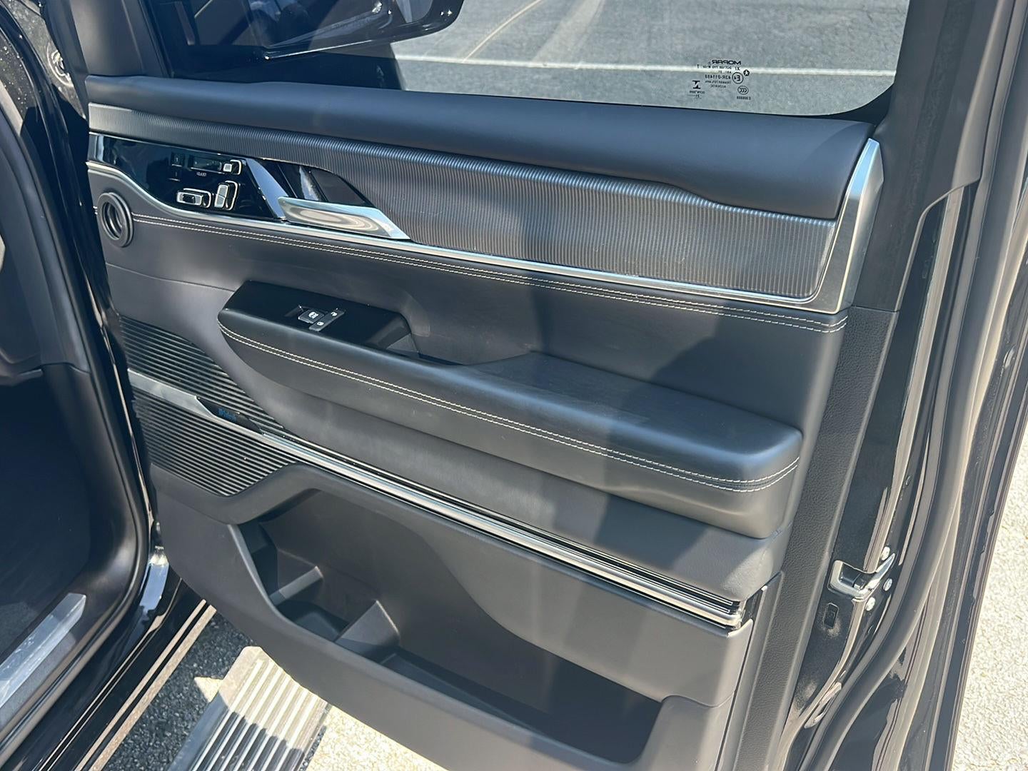 2022 Jeep Grand Wagoneer Series II Obsidian