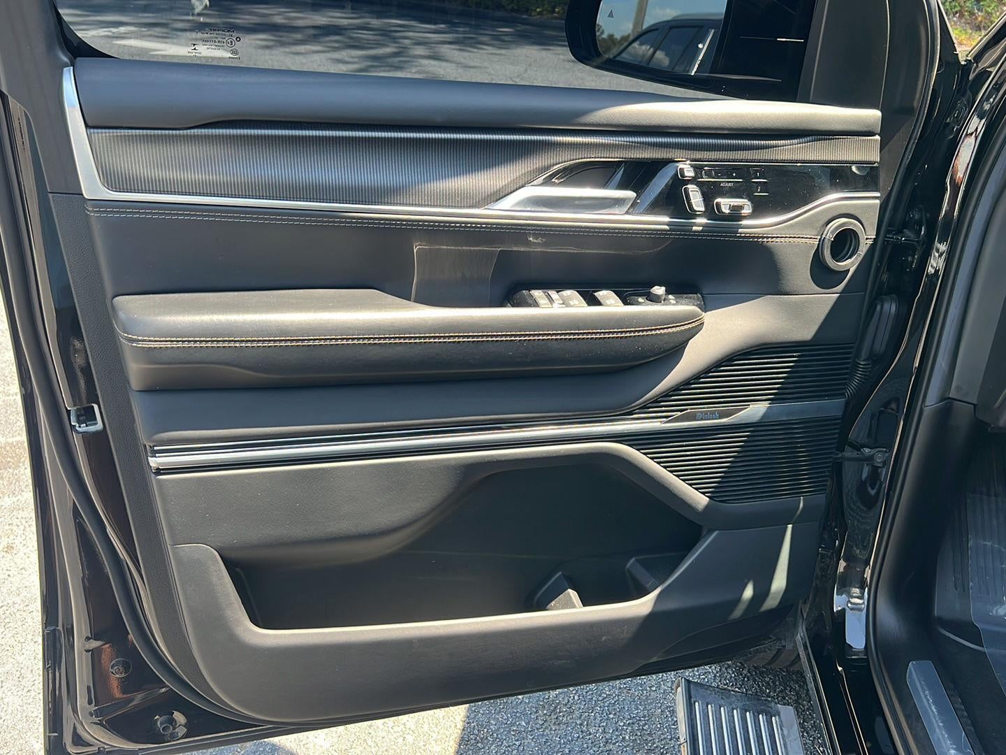 2022 Jeep Grand Wagoneer Series II Obsidian