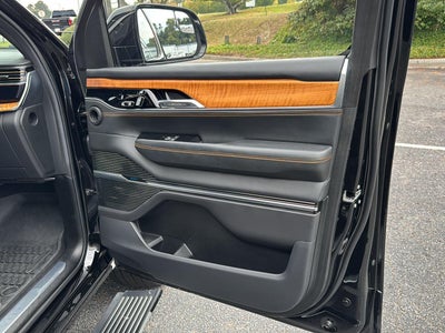 2022 Jeep Grand Wagoneer Series III