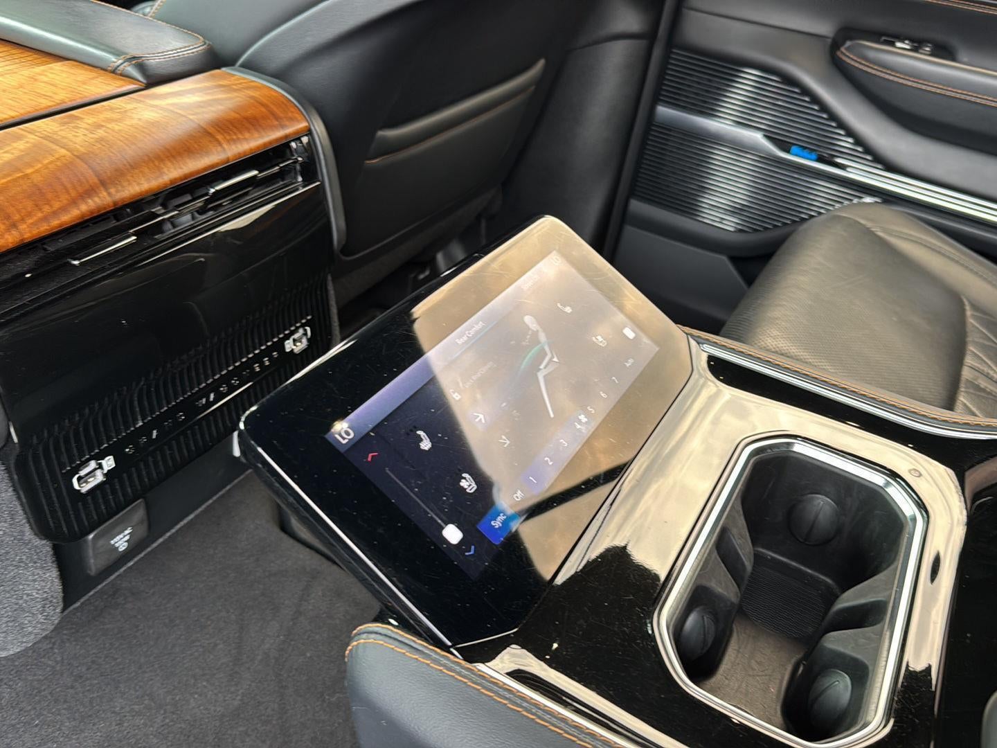 2022 Jeep Grand Wagoneer Series III