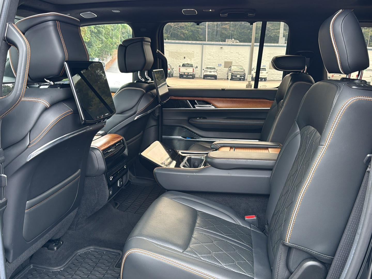 2022 Jeep Grand Wagoneer Series III