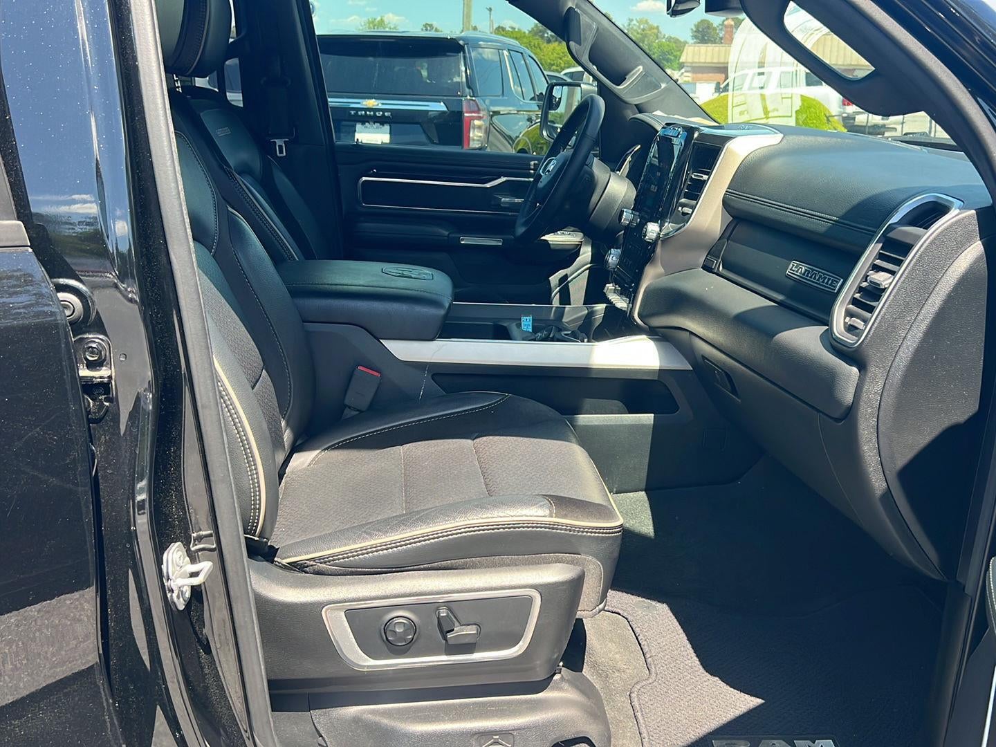 2019 RAM 1500 Laramie Crew Cab 4x4 5'7" Box