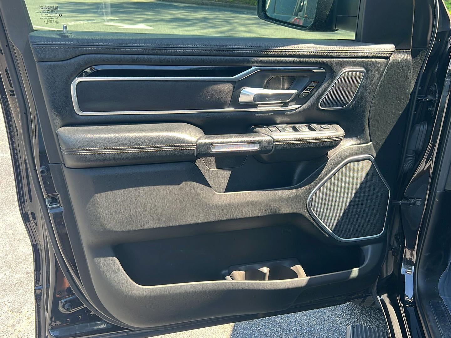 2019 RAM 1500 Laramie Crew Cab 4x4 5'7" Box