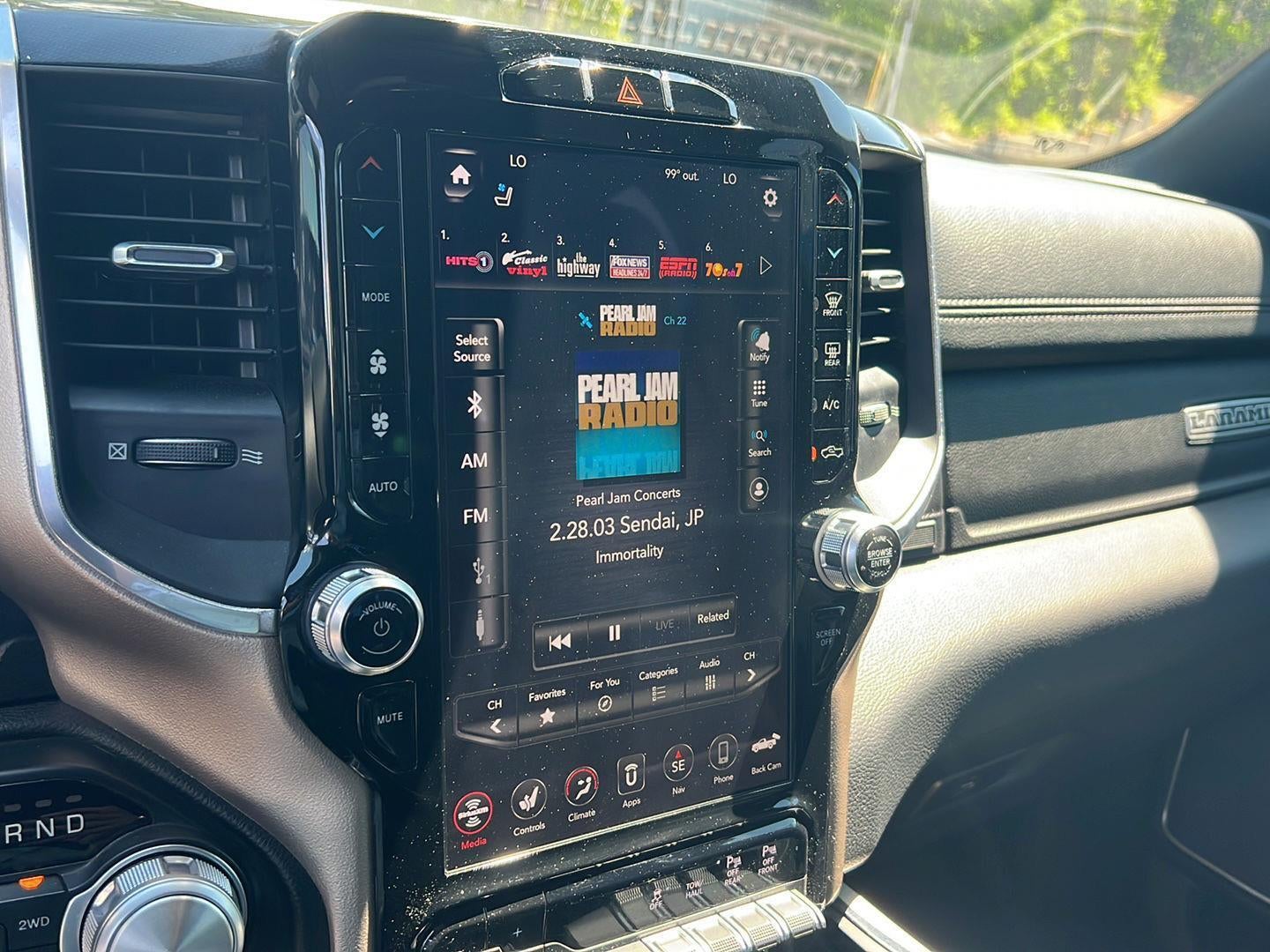 2019 RAM 1500 Laramie Crew Cab 4x4 5'7" Box
