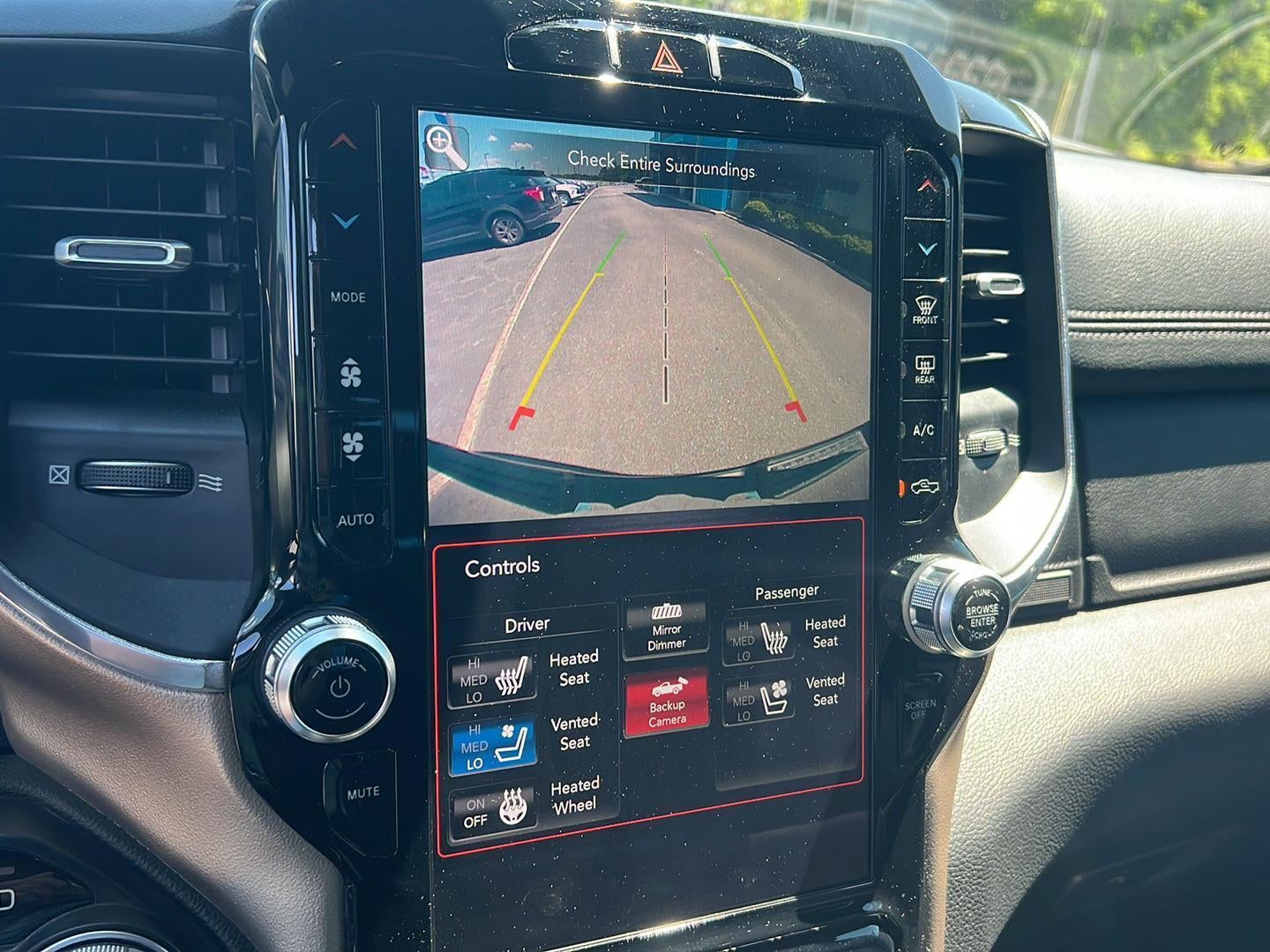 2019 RAM 1500 Laramie Crew Cab 4x4 5'7" Box