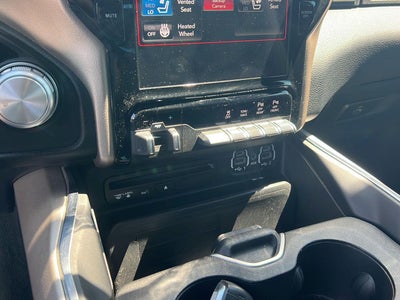 2019 RAM 1500 Laramie Crew Cab 4x4 5'7" Box