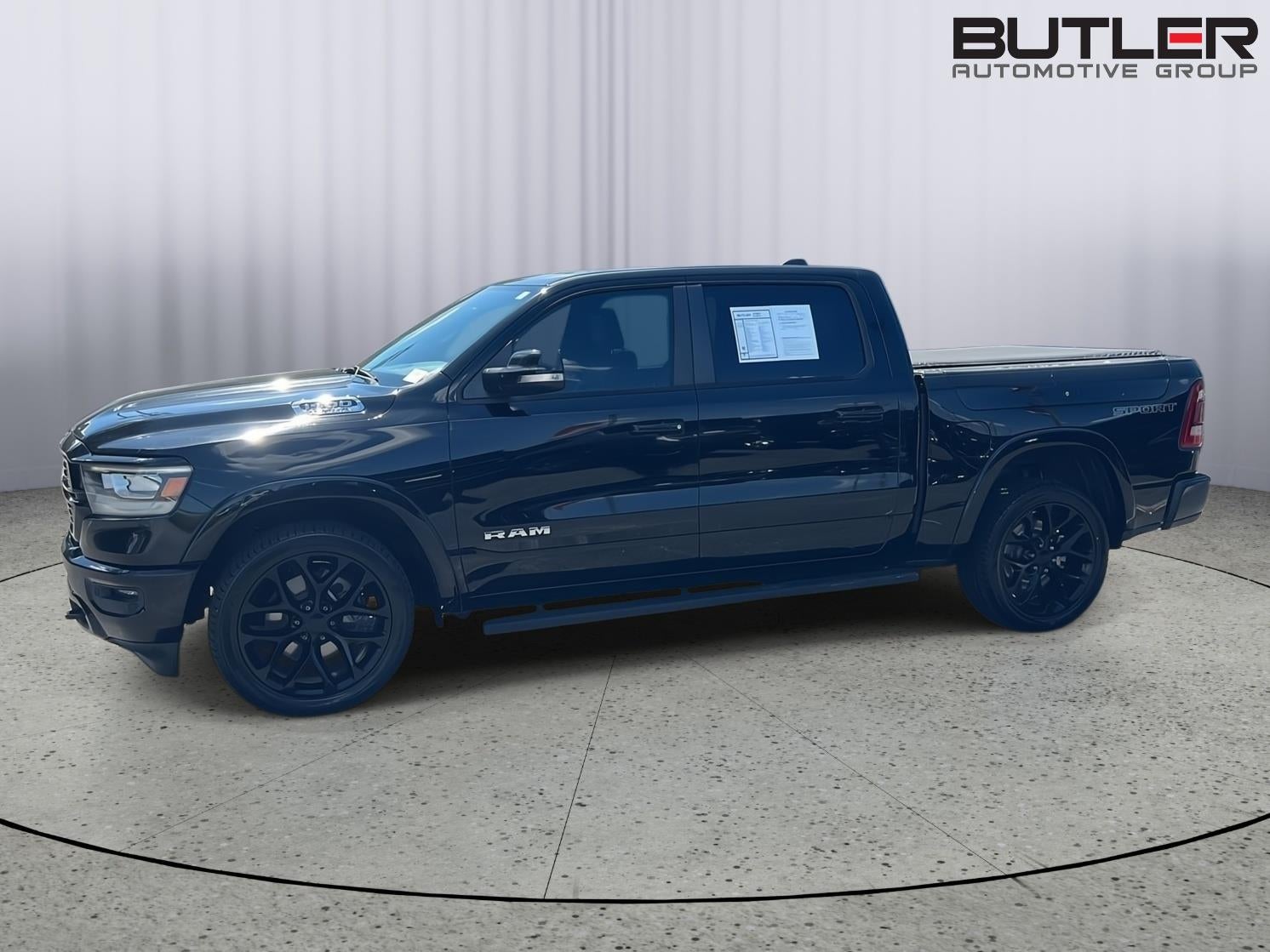 2019 RAM 1500 Laramie Crew Cab 4x4 5'7" Box