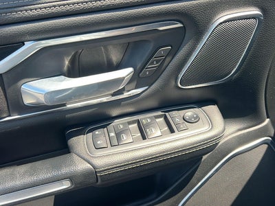2019 RAM 1500 Laramie Crew Cab 4x4 5'7" Box