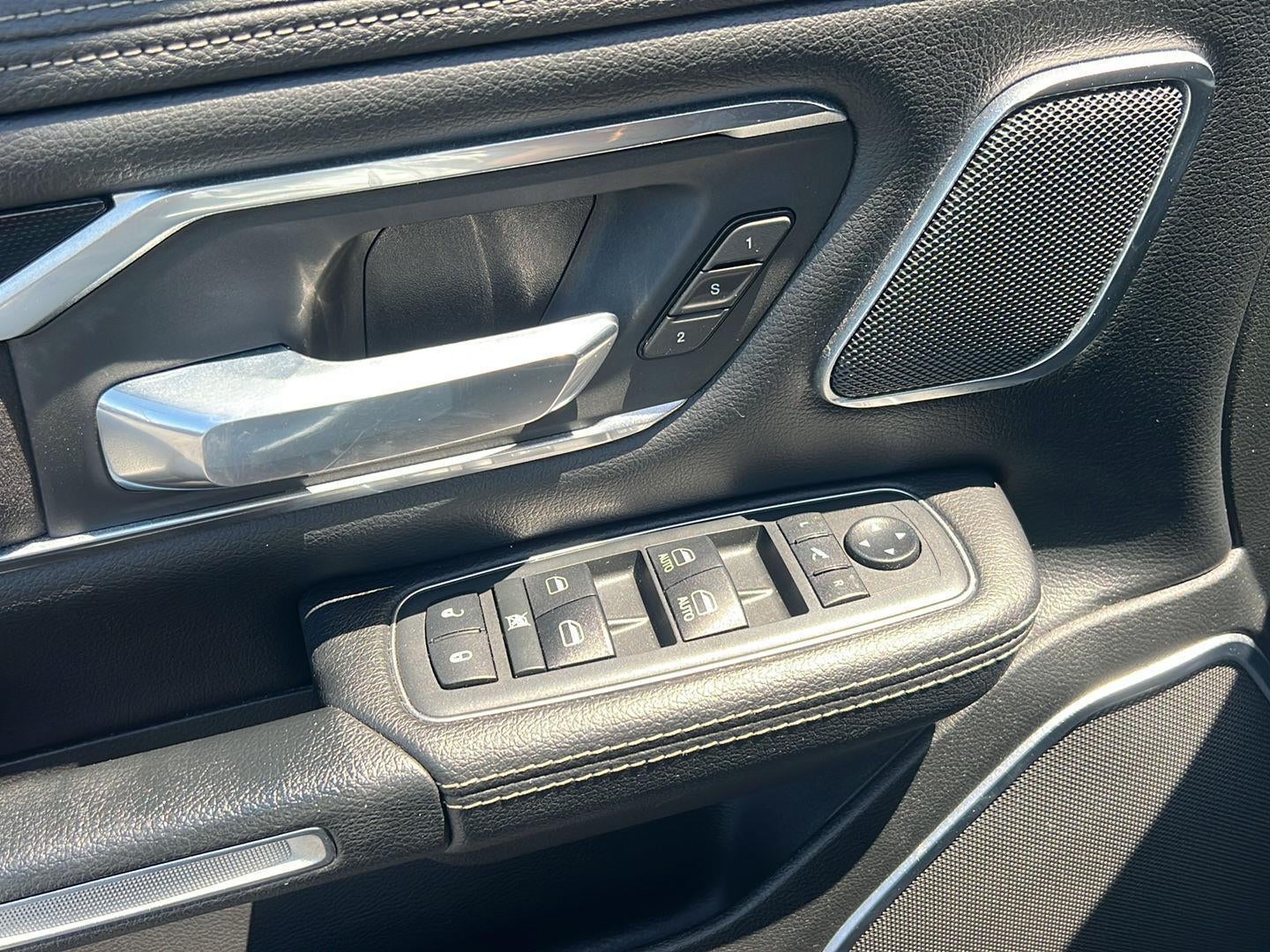 2019 RAM 1500 Laramie Crew Cab 4x4 5'7" Box