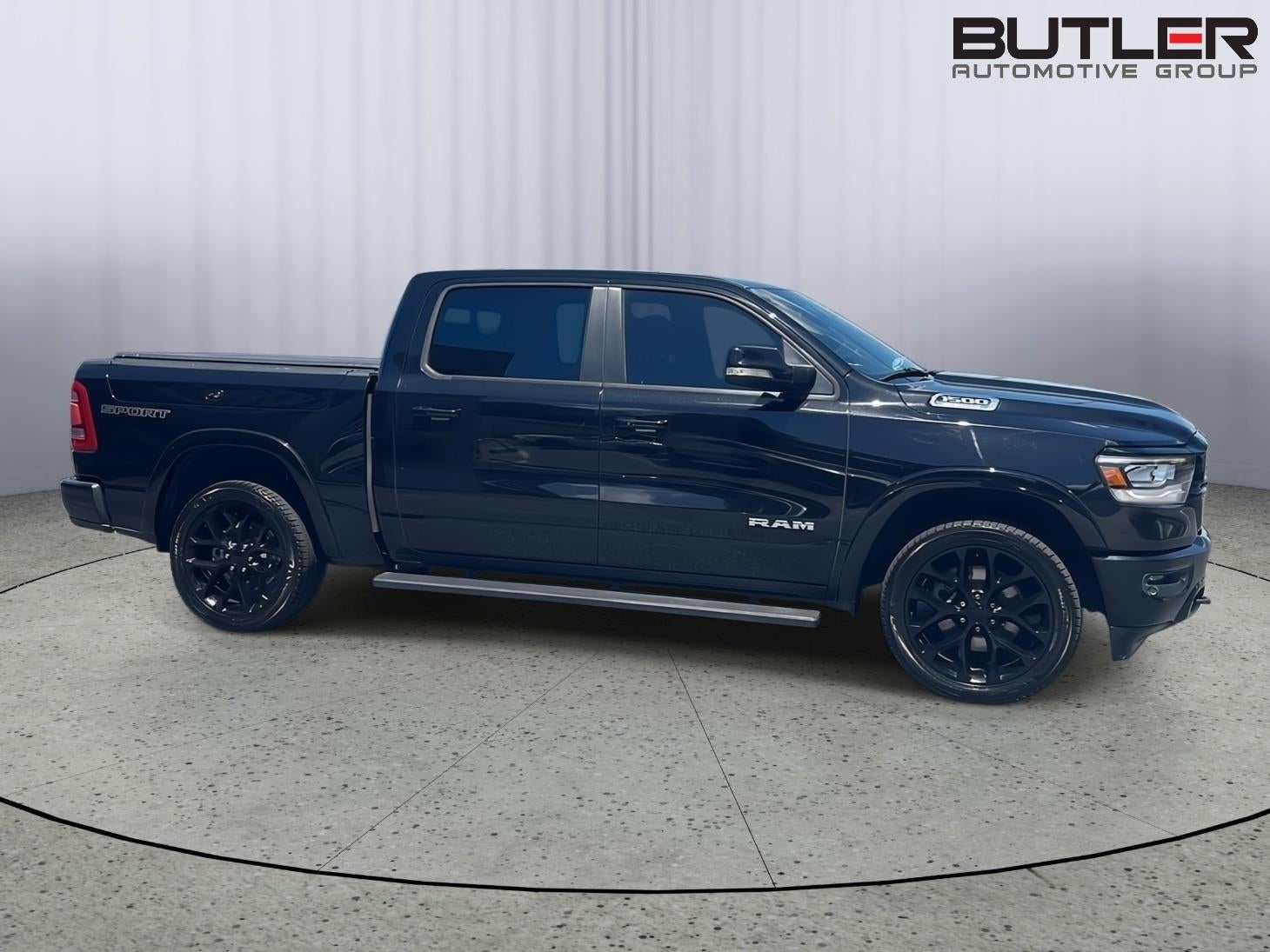 2019 RAM 1500 Laramie Crew Cab 4x4 5'7" Box