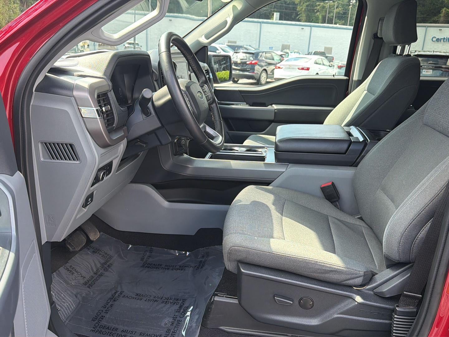 2025 Ford F-150 XLT - Photo 10