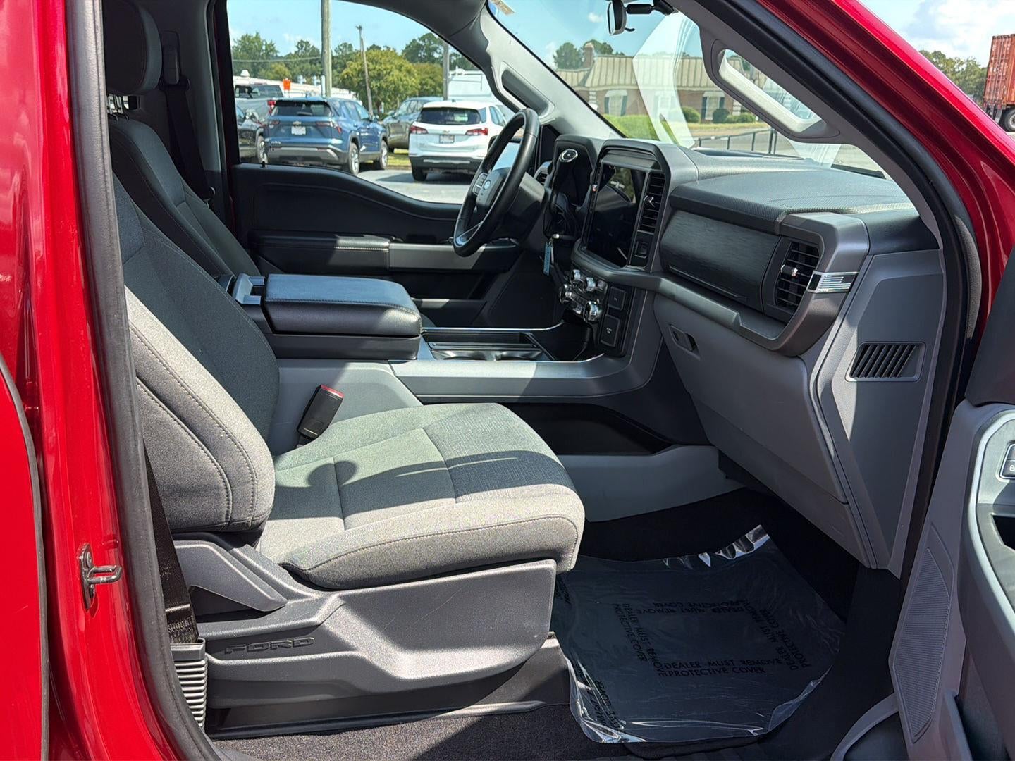 2025 Ford F-150 XLT - Photo 13
