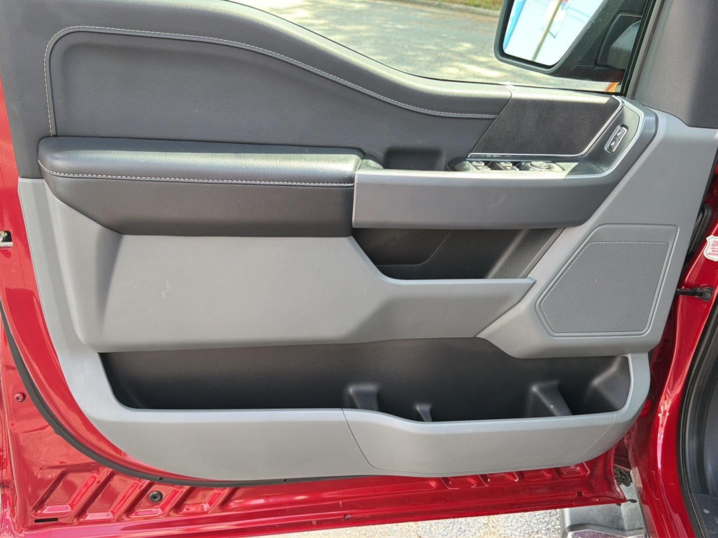 2025 Ford F-150 XLT - Photo 16