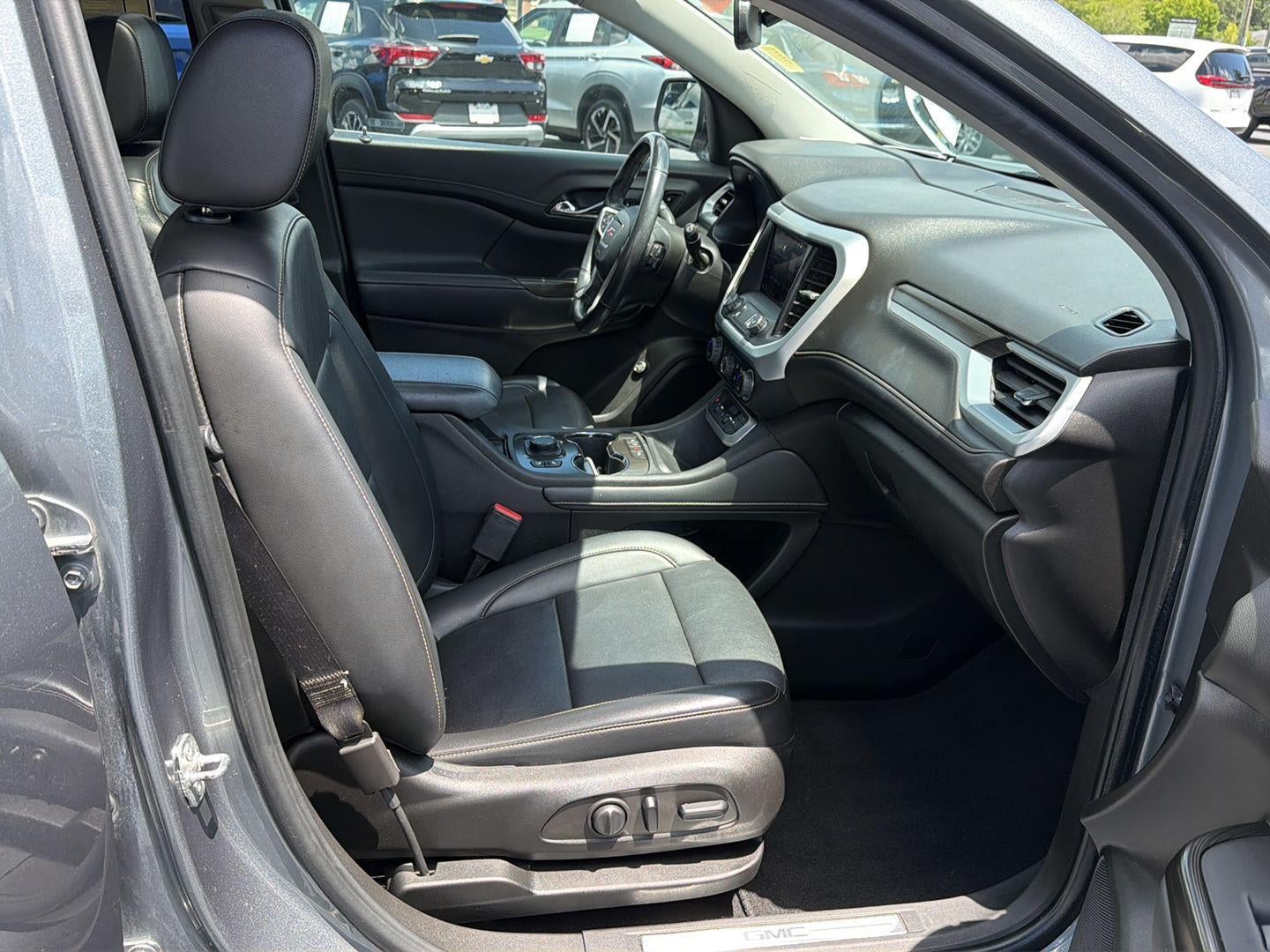 2021 GMC Acadia SLT