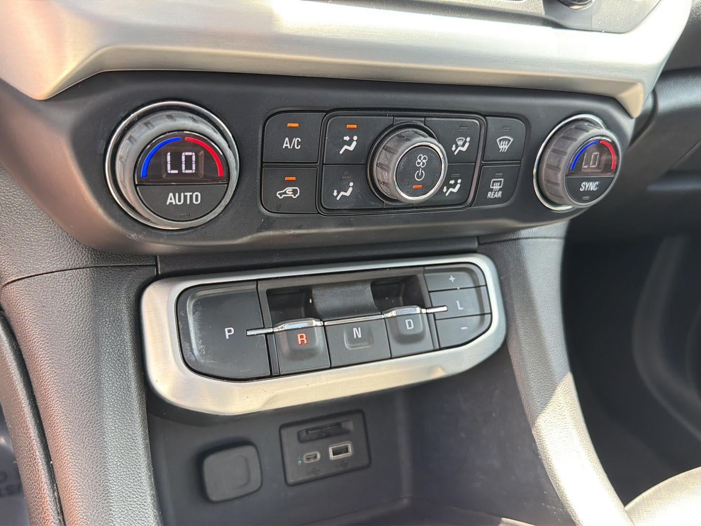 2021 GMC Acadia SLT