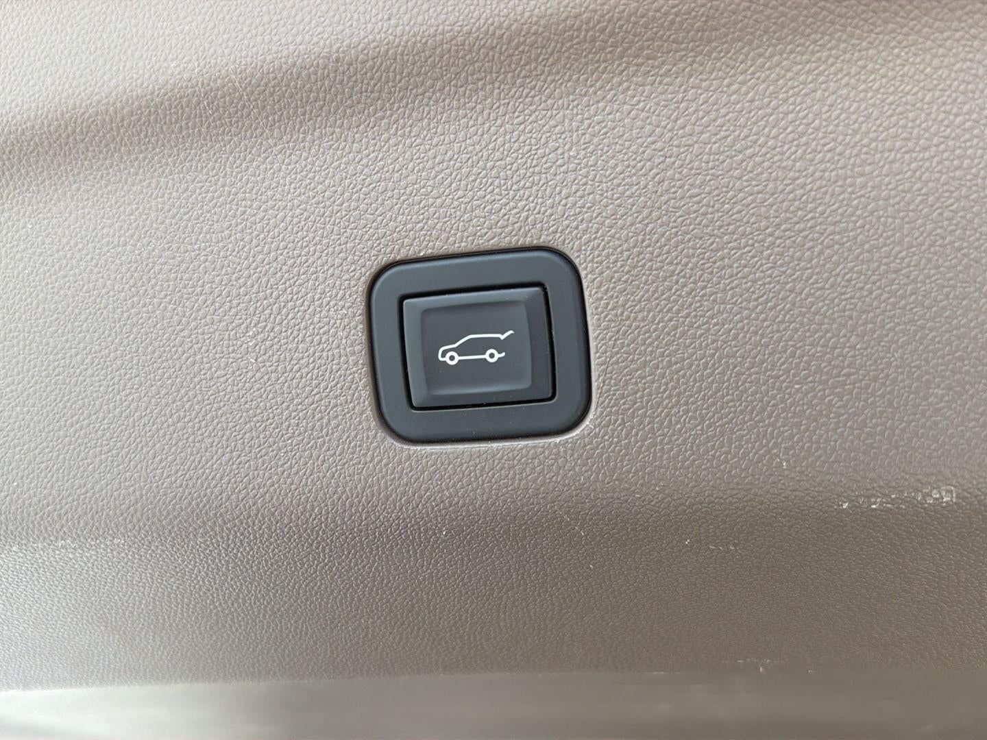 2024 GMC Yukon XL Denali - Photo 40