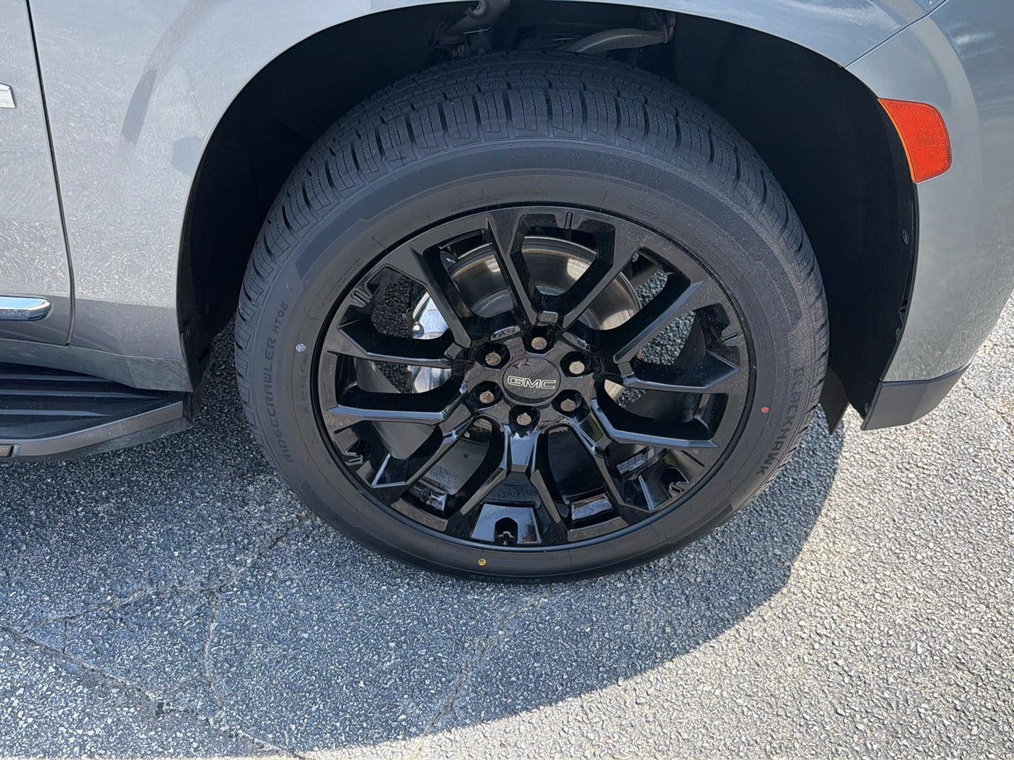 2022 GMC Yukon SLT