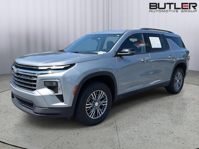 2025 Chevrolet Traverse LT
