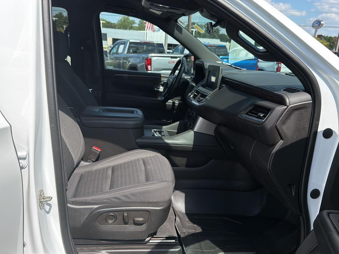 2023 Chevrolet Suburban LS