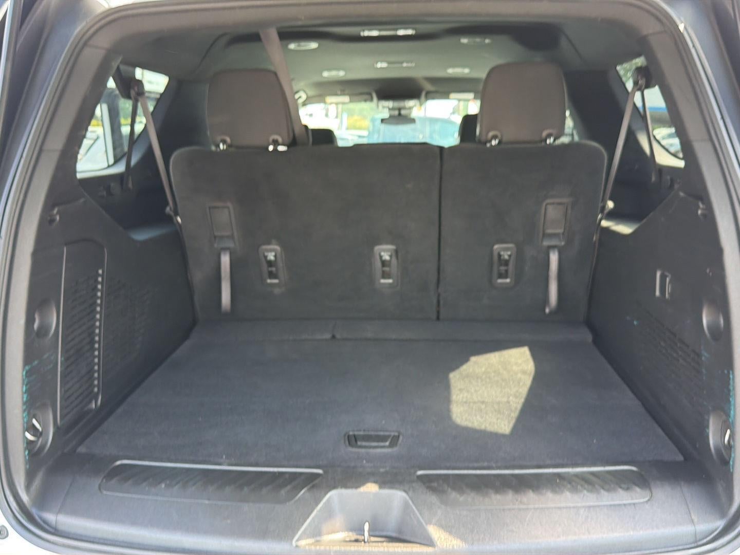 2023 Chevrolet Suburban LS