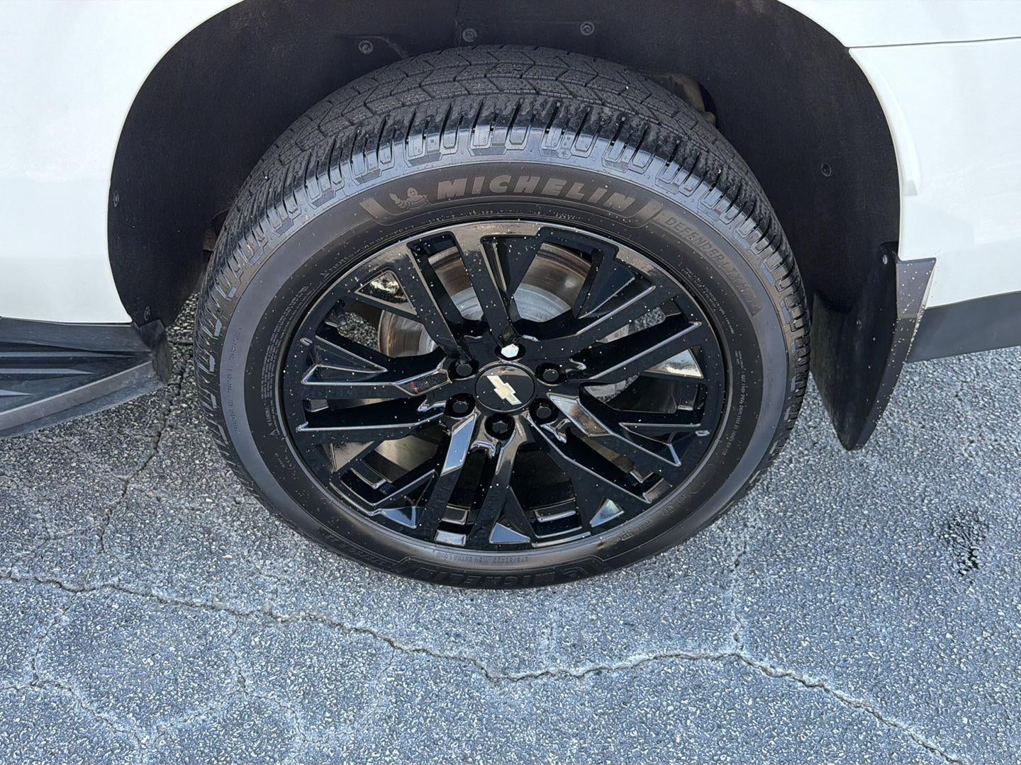 2023 Chevrolet Suburban LS