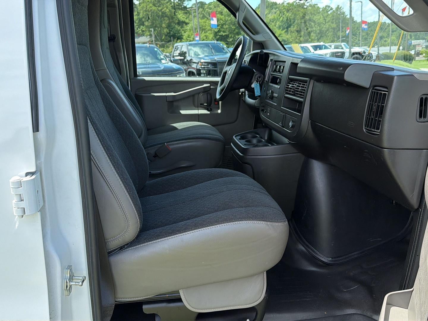 2025 GMC Savana Cargo Work Van