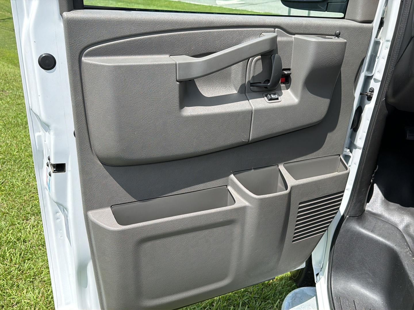 2025 GMC Savana Cargo Work Van