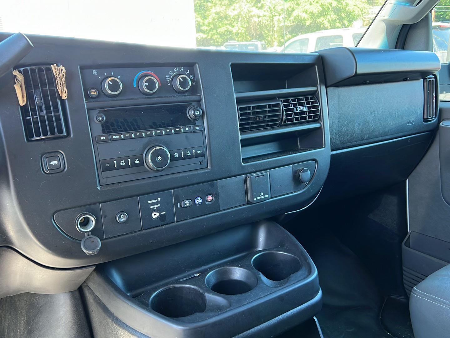2023 GMC Savana Cargo 2500 Work Van