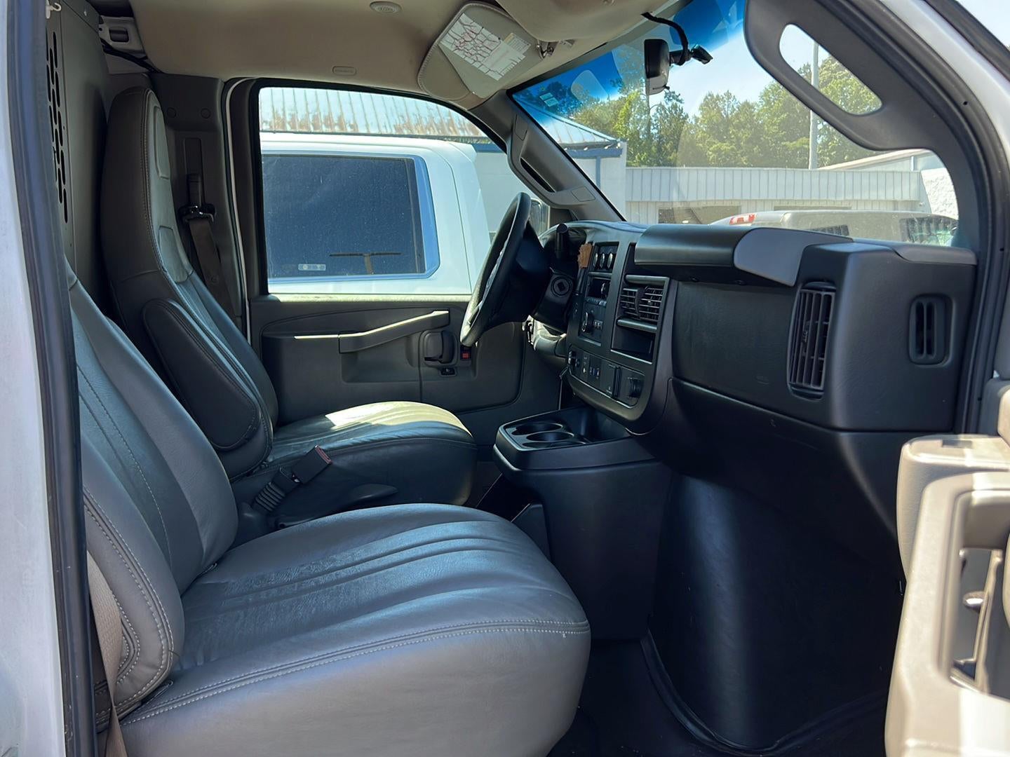 2023 GMC Savana Cargo 2500 Work Van