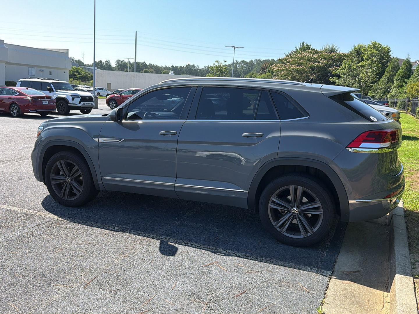 2021 Volkswagen Atlas Cross Sport 3.6L V6 SE w/Technology R-Line