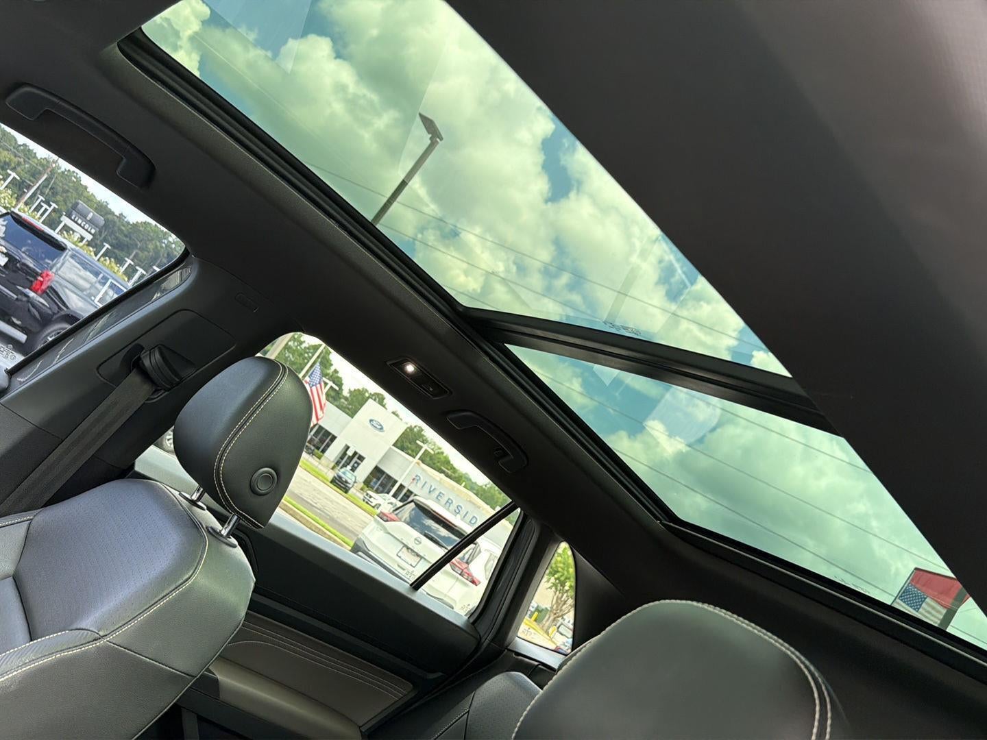 2021 Volkswagen Atlas Cross Sport 3.6L V6 SE w/Technology R-Line