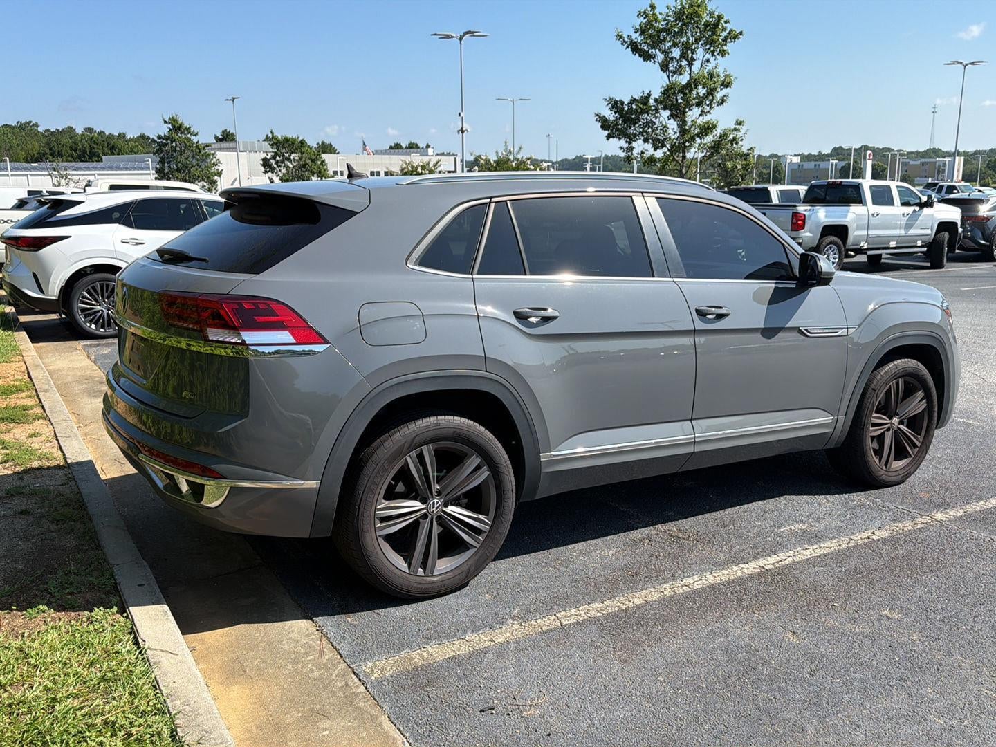 2021 Volkswagen Atlas Cross Sport 3.6L V6 SE w/Technology R-Line