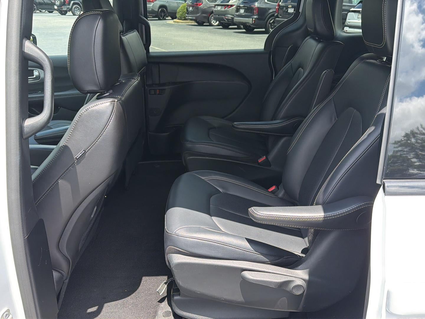 2024 Chrysler Pacifica Hybrid S Appearance Pkg