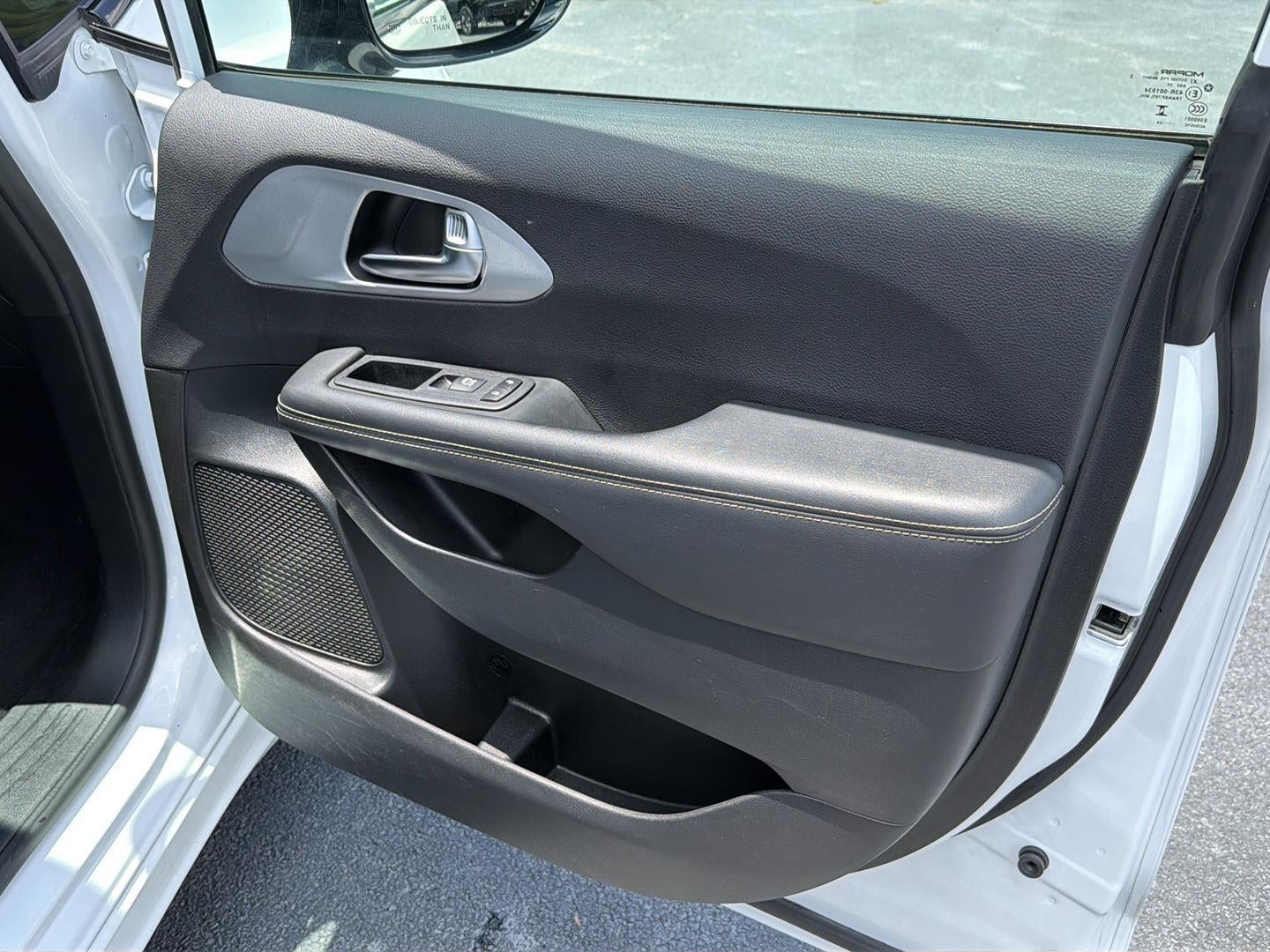 2024 Chrysler Pacifica Hybrid S Appearance Pkg