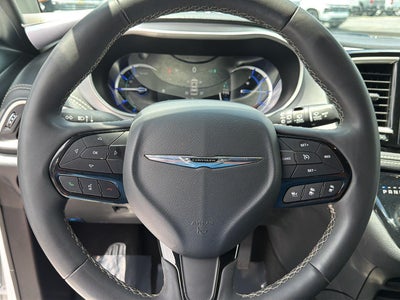 2024 Chrysler Pacifica Hybrid S Appearance Pkg